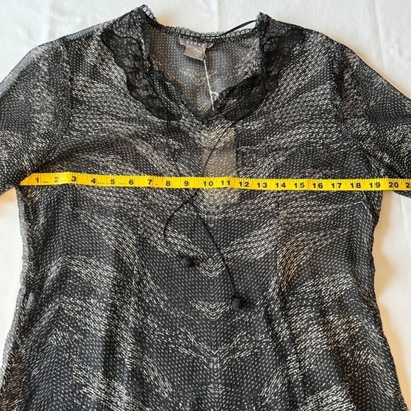 NWT - Kenar abstract print 100% silk sheer and lace top - Picture 8 of 12